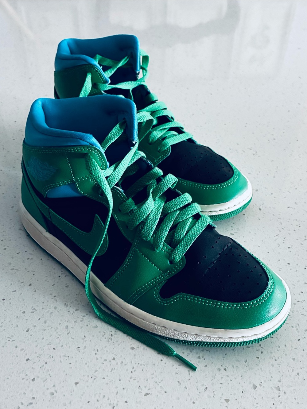 Nike Air Jordan Mid 1 Size 8